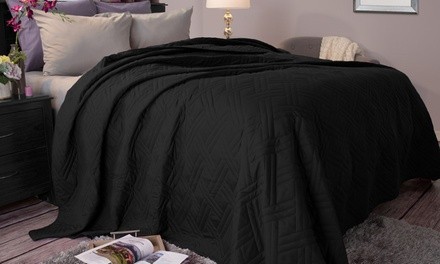 Lavish Home Solid-Color Oversized Bed Quilt