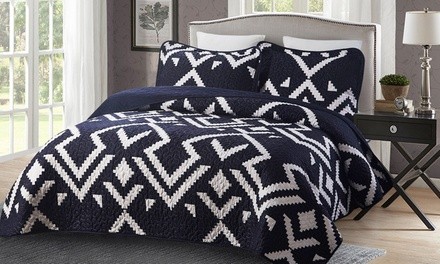 Lorient Home Marla Oversized Quilt Set (2- or 3-Piece)