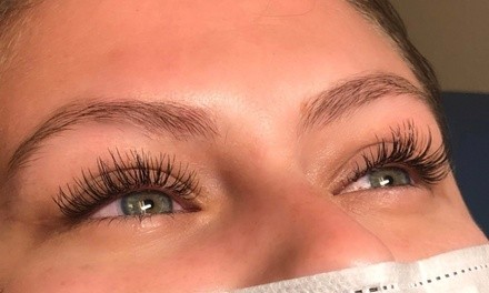 Up to 38% Off on Eyelash Extensions at iLash and Beauty Lounge