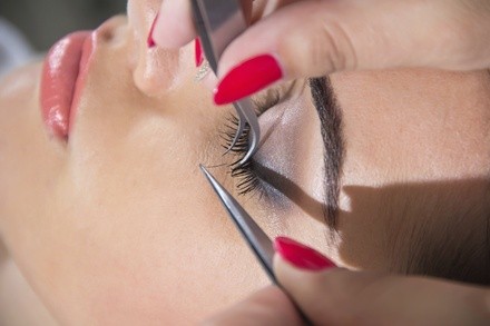 Up to 40% Off on Eyelash Extensions at Laced In Lashes