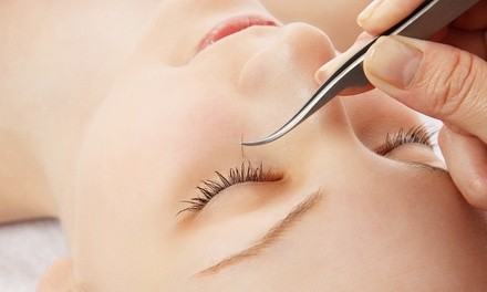 Up to 63% Off on Eyelash Extensions at Sasa Beauty Salon