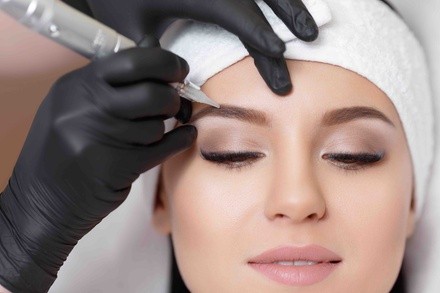 Up to 40% Off on Eyebrow Shaping at Contornos Studio