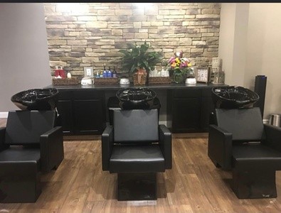 Up to 40% Off on Salon - Hair Color / Highlights at Modern Styles at Salon 6