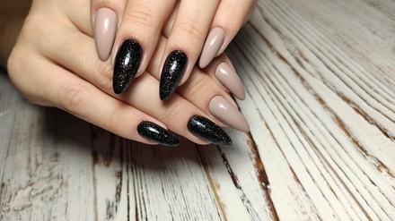 Up to 37% Off on Nail Spa/Salon - Shellac / No-Chip / Gel at Klaws by Kait