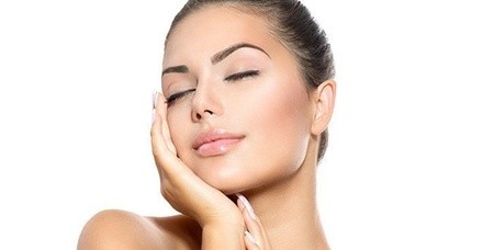 Up to 39% Off on Eyebrow Tinting at Pretty Chic