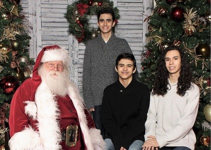 Up to 49% Off on Seasonal Photography at Red Suit Holidays