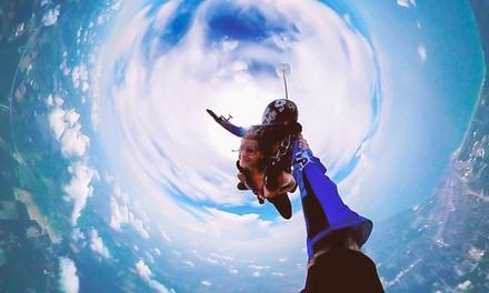 Up to 50% Off on Parachuting / Skydiving - Tandem (Ride / Experience) at Safest Skydiving Center Near Me