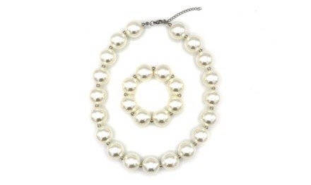One Chic Pearl Necklace and Bracelet Set from Novadab (79% Off)