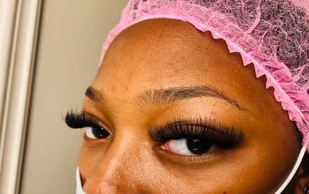 Up to 39% Off on Eyelash Extensions at Royalty Lashes N Browz Spa