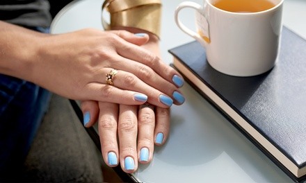 Up to 24% Off on Manicure - Shellac / No-Chip / Gel at Glow