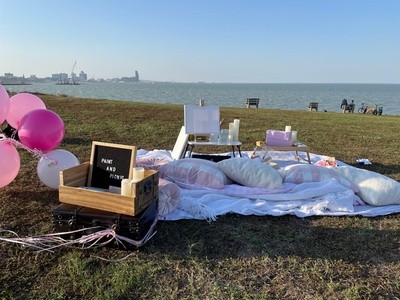 Up to 30% Off on Picnic Style Dining at paint and picnic