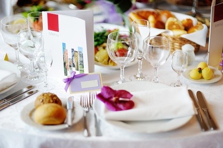 $899 Off $999 Worth of Wedding Package