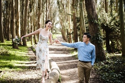 30-Minute On-Location Engagement or Family Photo Shoot from  E Studio Photography (Up to 50% Off)