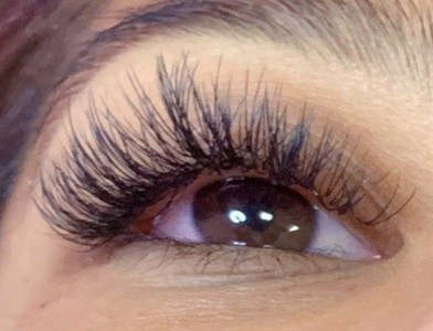 Up to 70% Off on Eyelash Extensions at Bling Bling Beauty