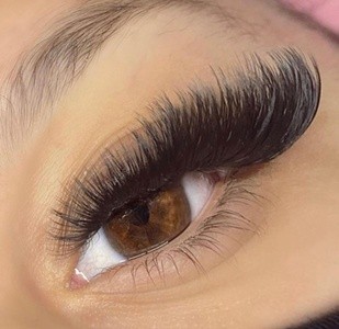 Up to 40% Off on False Eyelash Application at Royalty beauty Palace