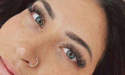 Up to 21% Off on Eyelash Extensions at Lys Beauty Bar