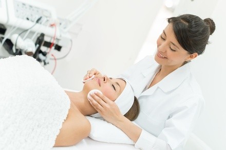 Up to 58% Off on HydraFacial at The Peel Room