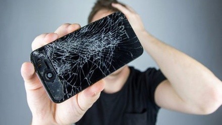 Up to 27% Off on On Location Cell Phone Repair at Just Wireless