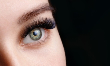 Upto 46% Off on Eyelash Extensions at  That Esthi Amanda