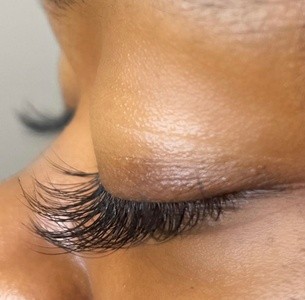 Full Set of Classic, Hybrid, Volume, or Mega Volume Eyelash Extensions at iBeauty Cave (Up to 49% Off)