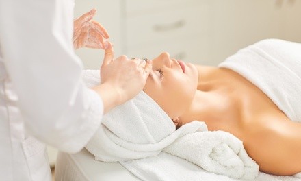 Up to 50% Off on Facial at Glow Refinery