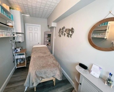 Up to 40% Off on Anti-Aging Facial at Esthera Esthetics